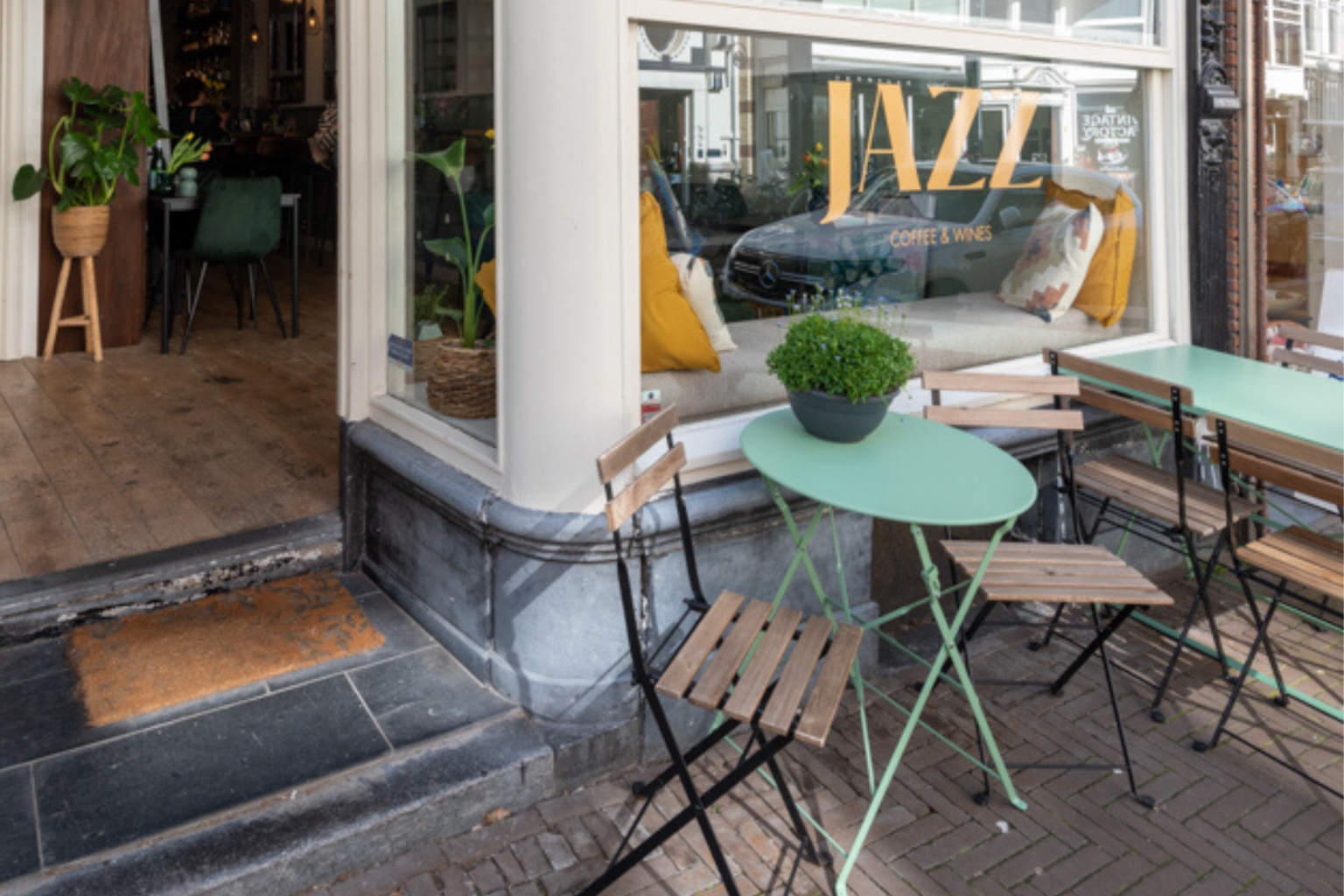JAZZ Coffee & Wines